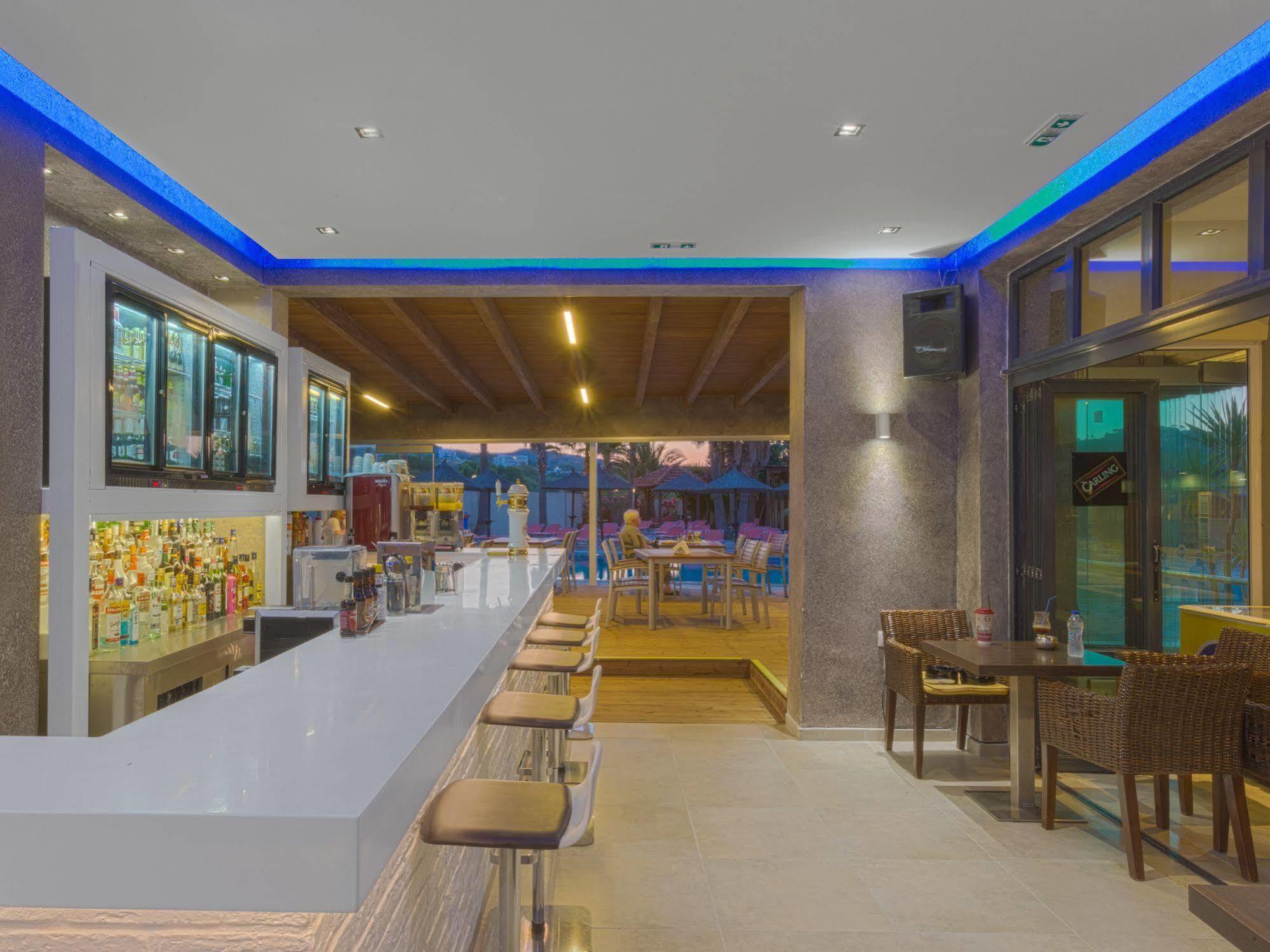 Argiri & Aparthotel 3*