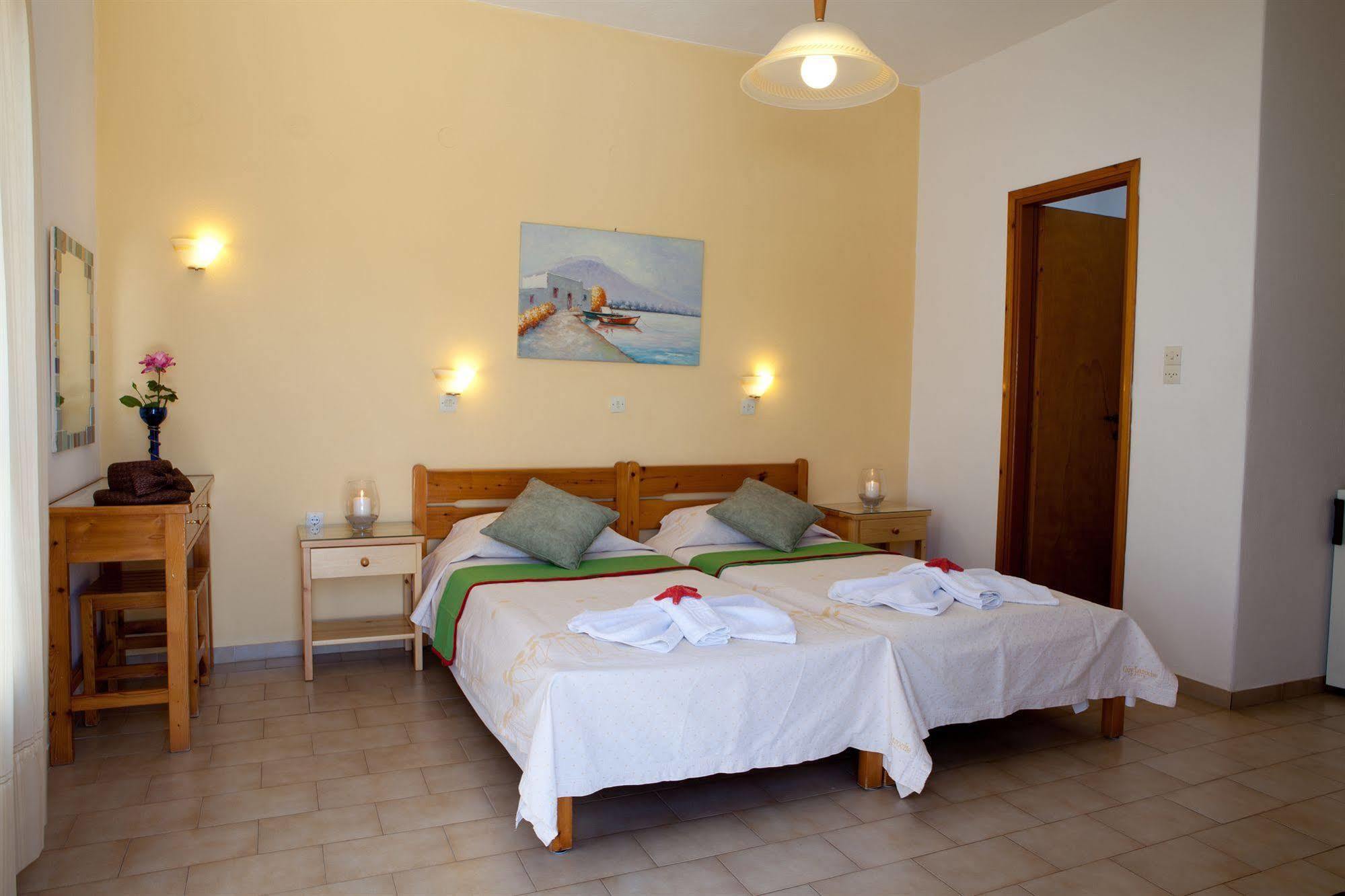 Cyclades Hotel 2*