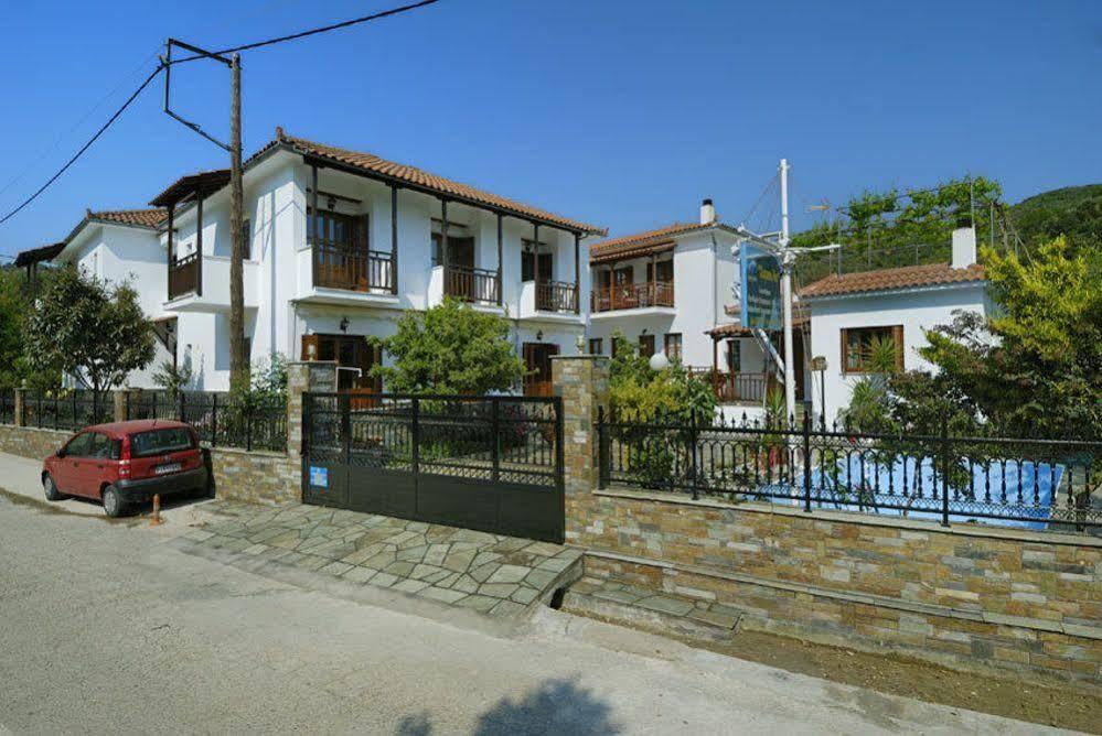 Charoula Apartment *