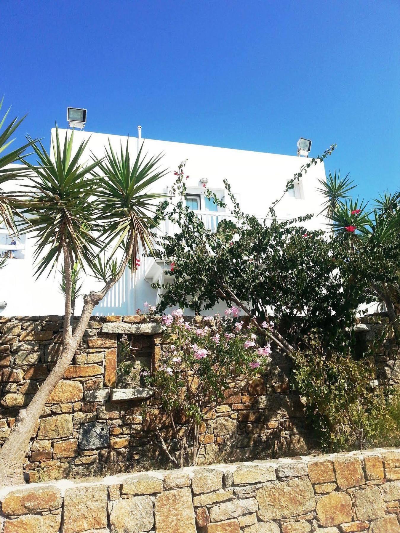 Guest house White Myth 2*