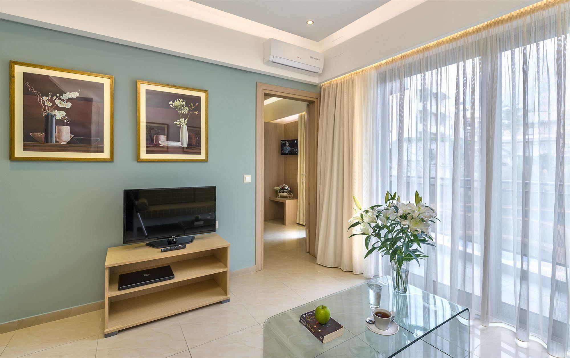 Leonidas & Aparthotel