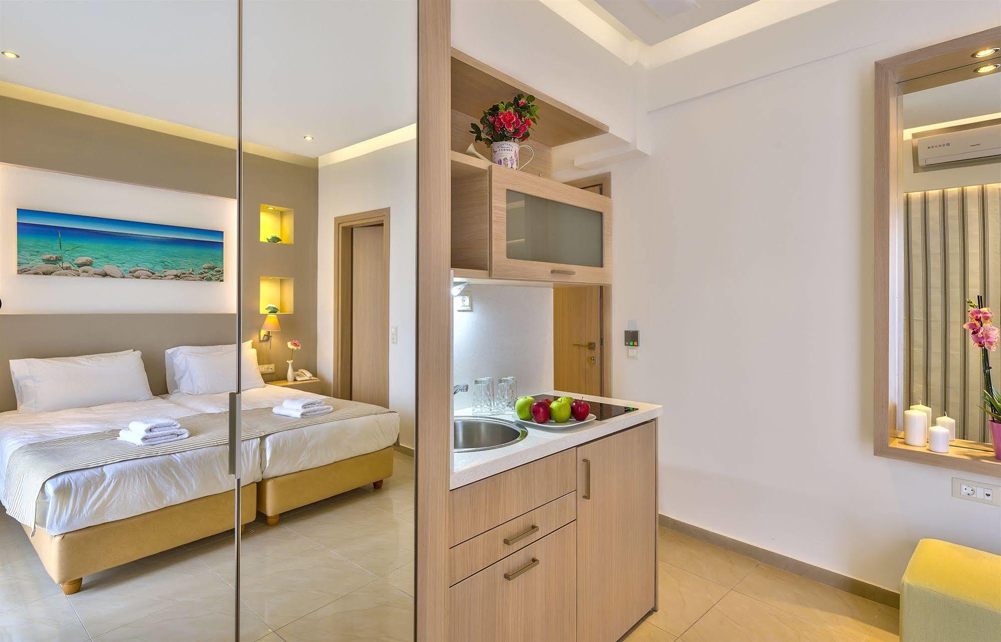 Leonidas & Aparthotel