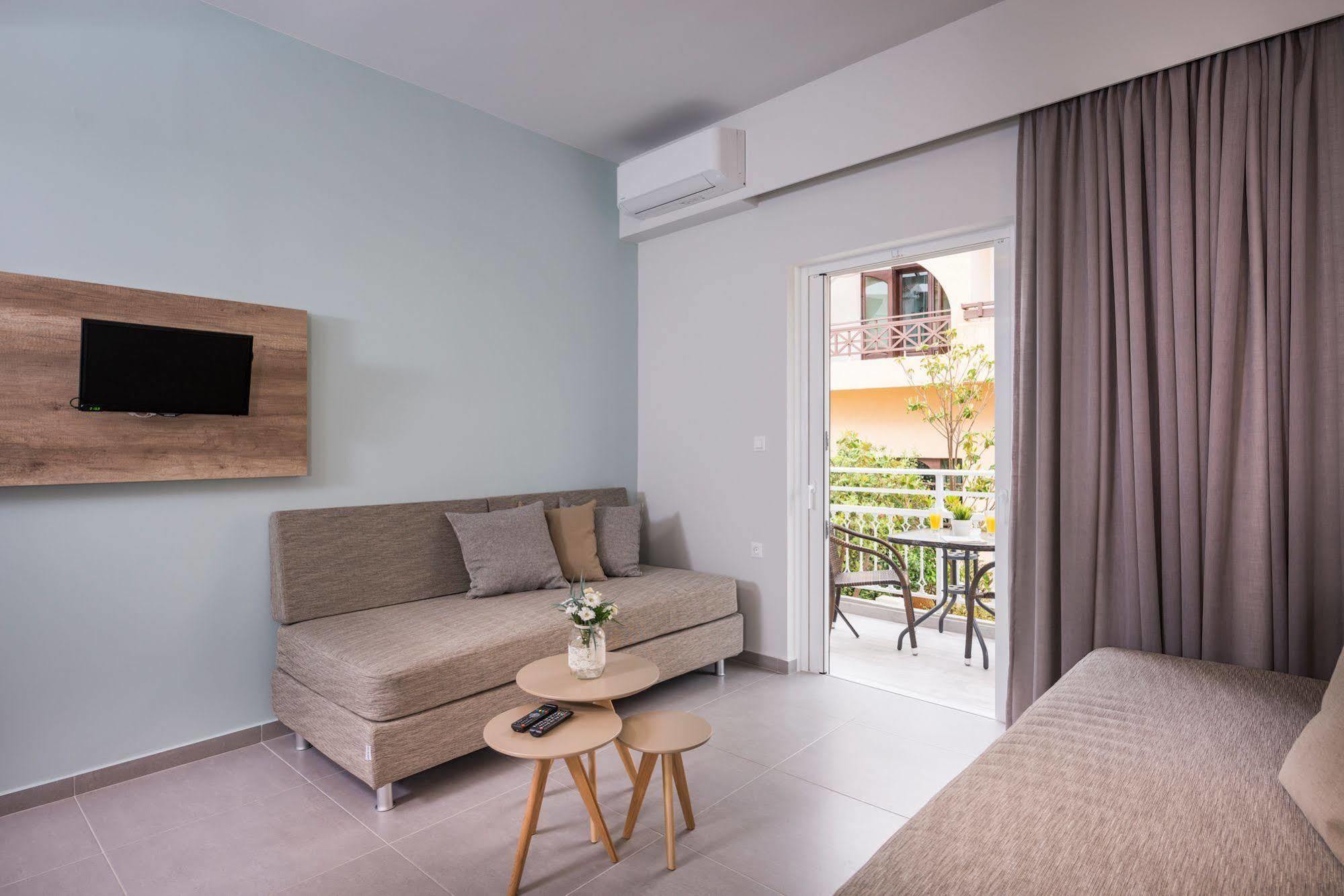 Aparthotel Irini