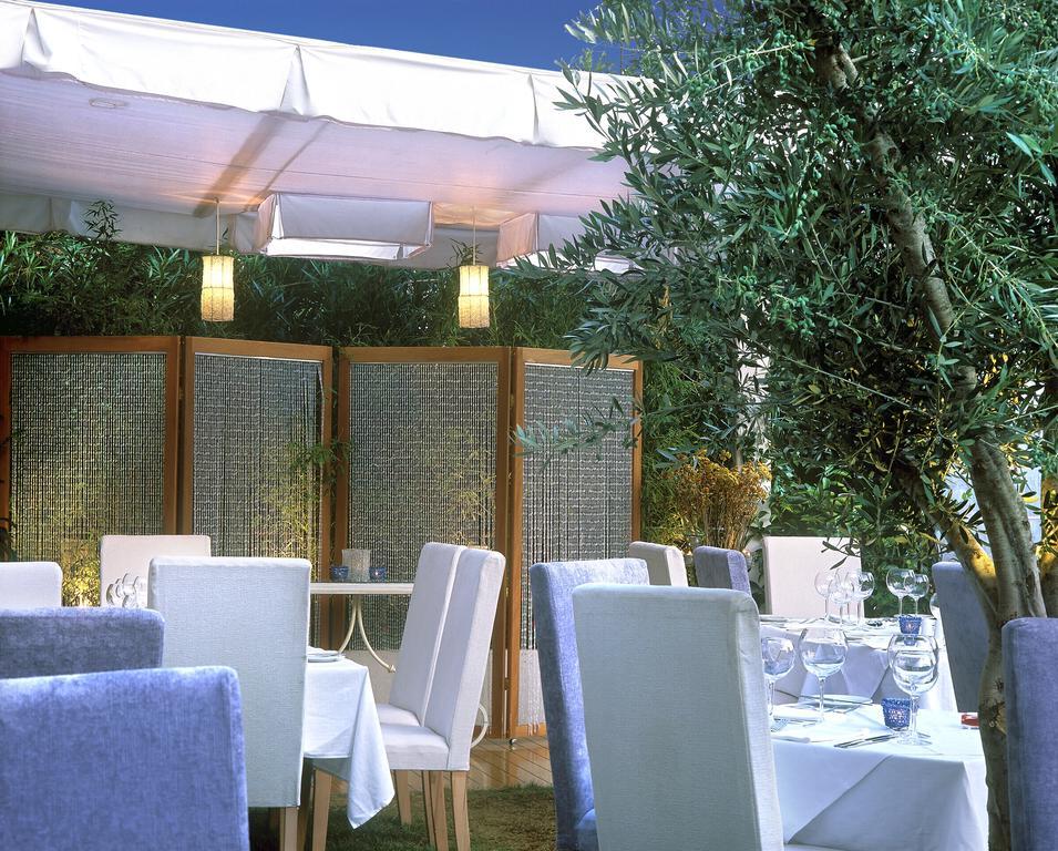 Plaza Vouliagmeni Strand Hotel
