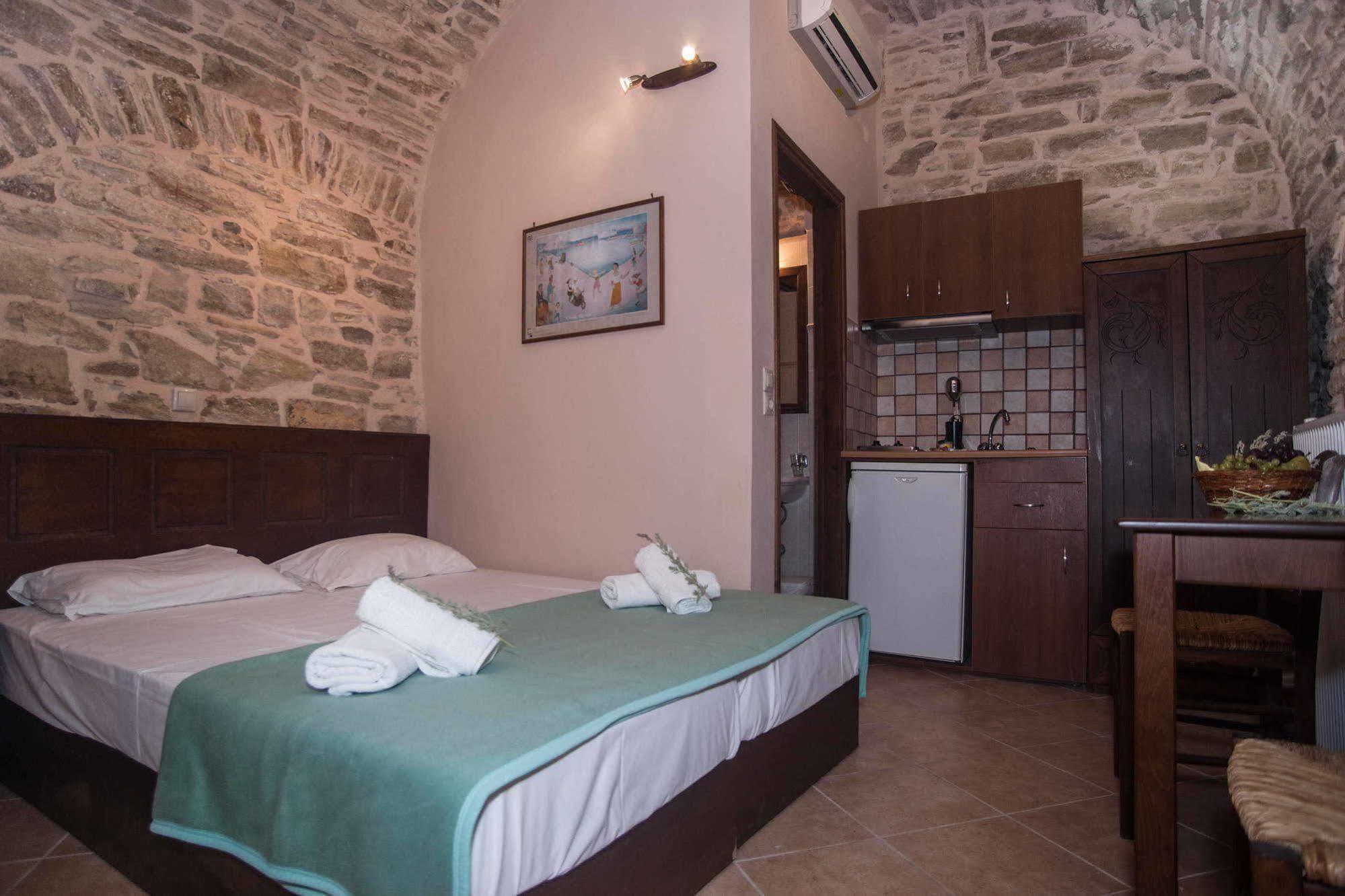 Vouno Village 3*