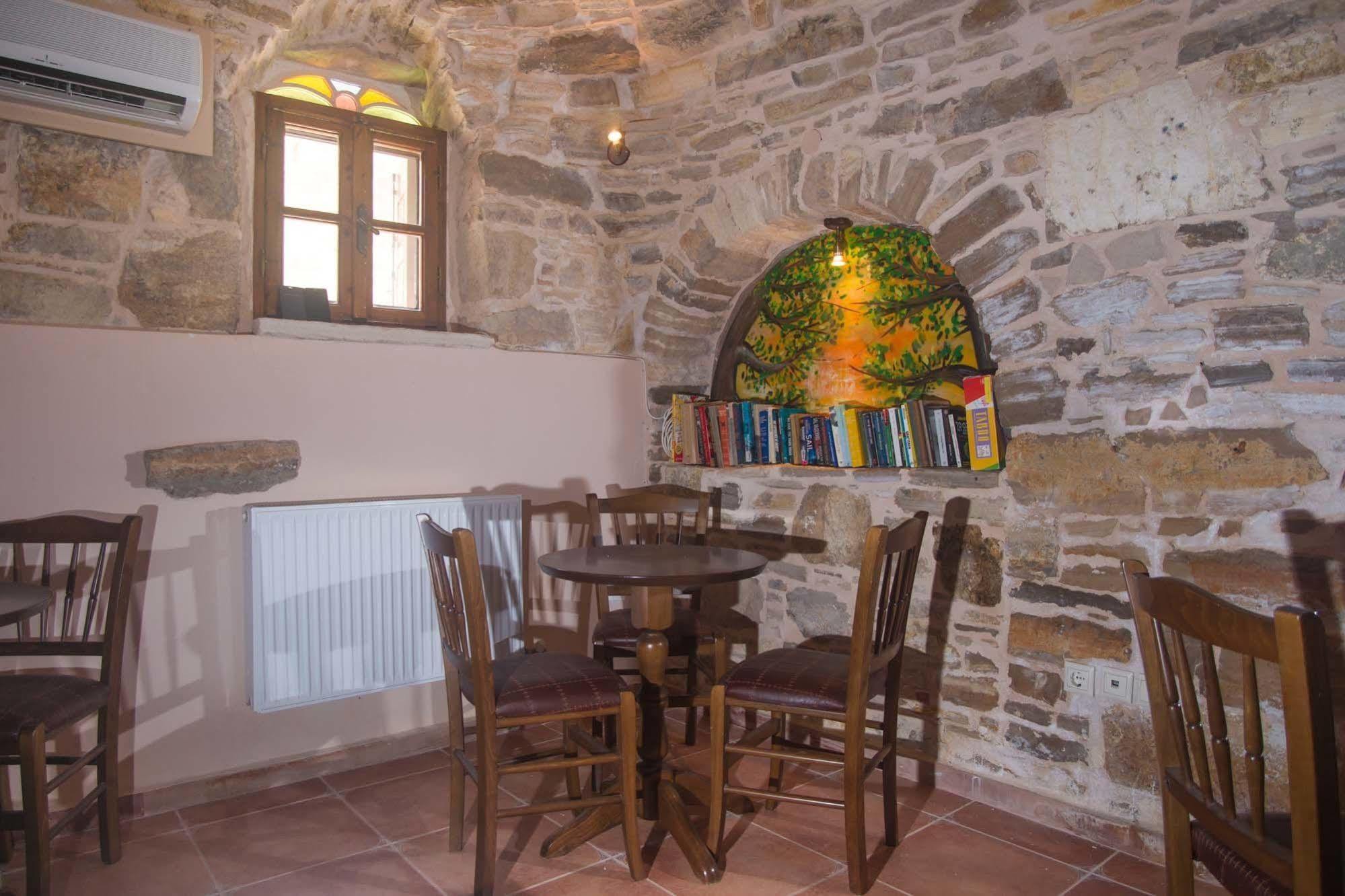 Vouno Village 3*