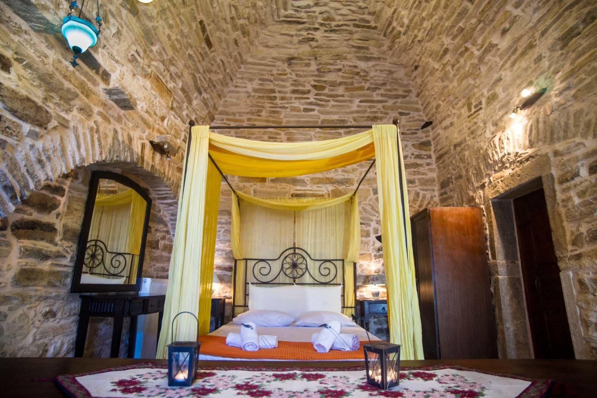 Vouno Village Hotel