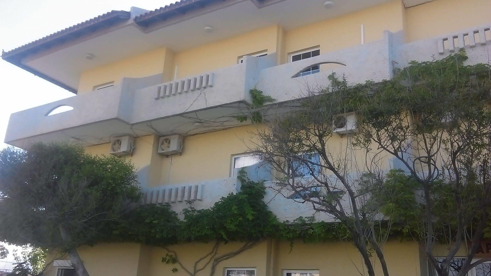 Aptera Beach Hotel 3*
