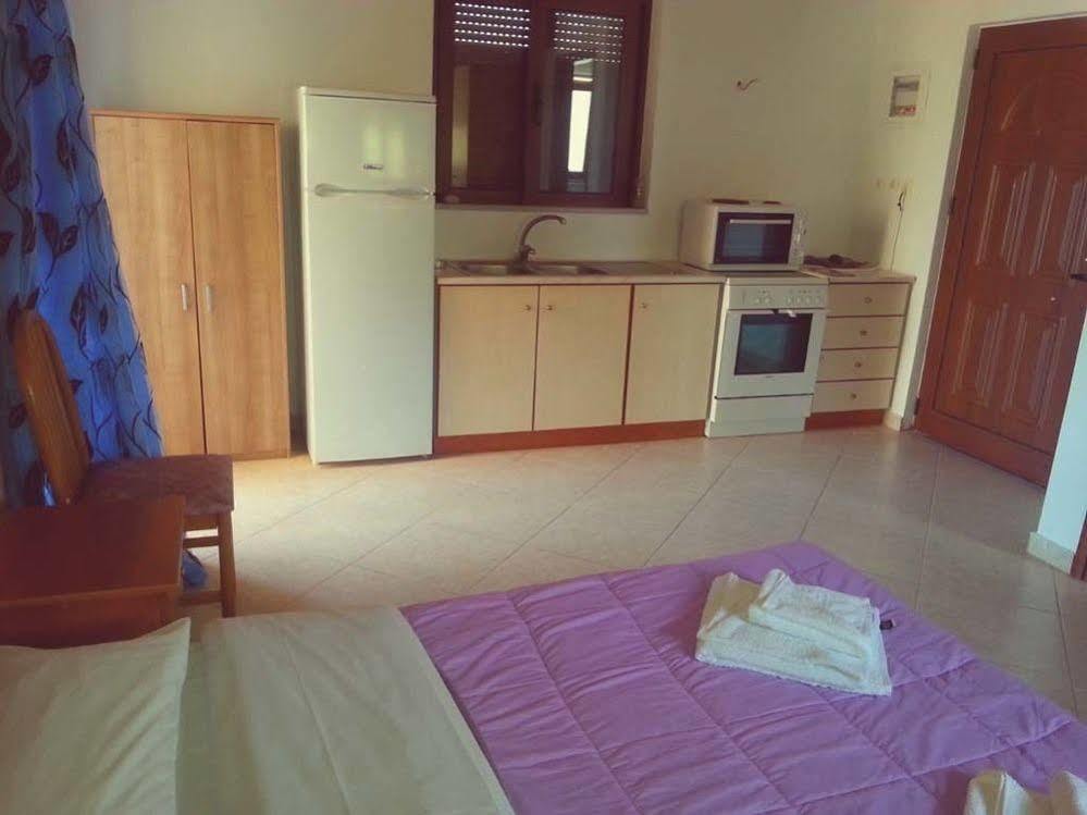 Apartment Akrogiali *