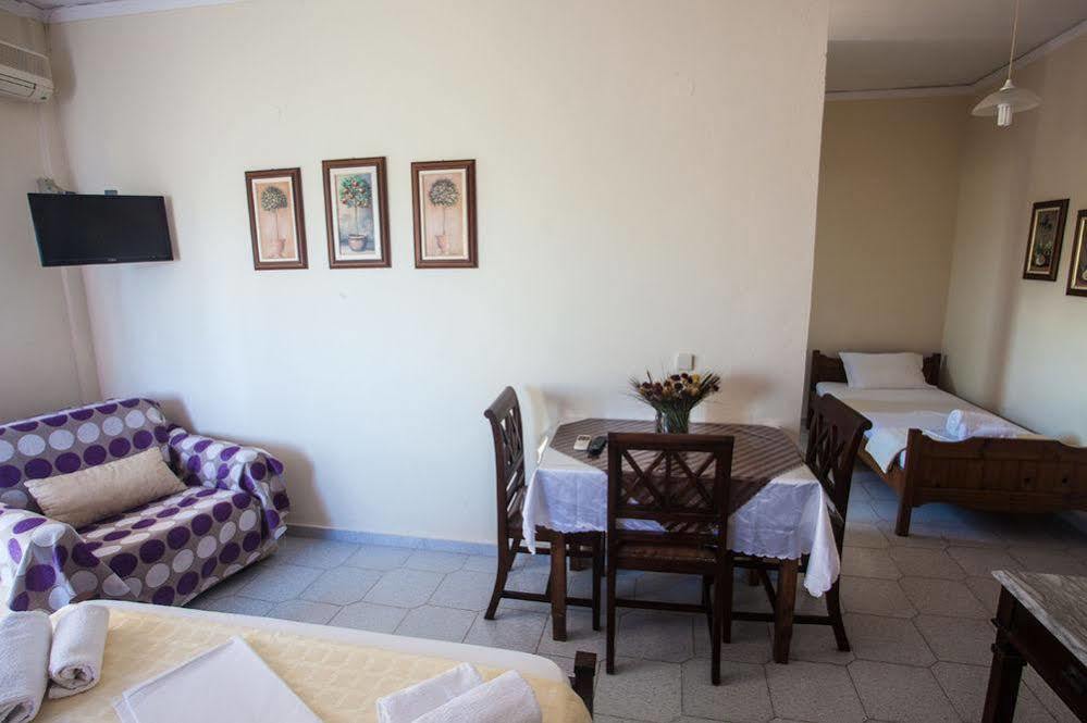 Zoi Studios Agioi Apostoli (Crete)