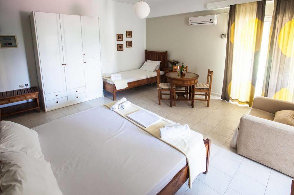 Zoi Studios Apartment