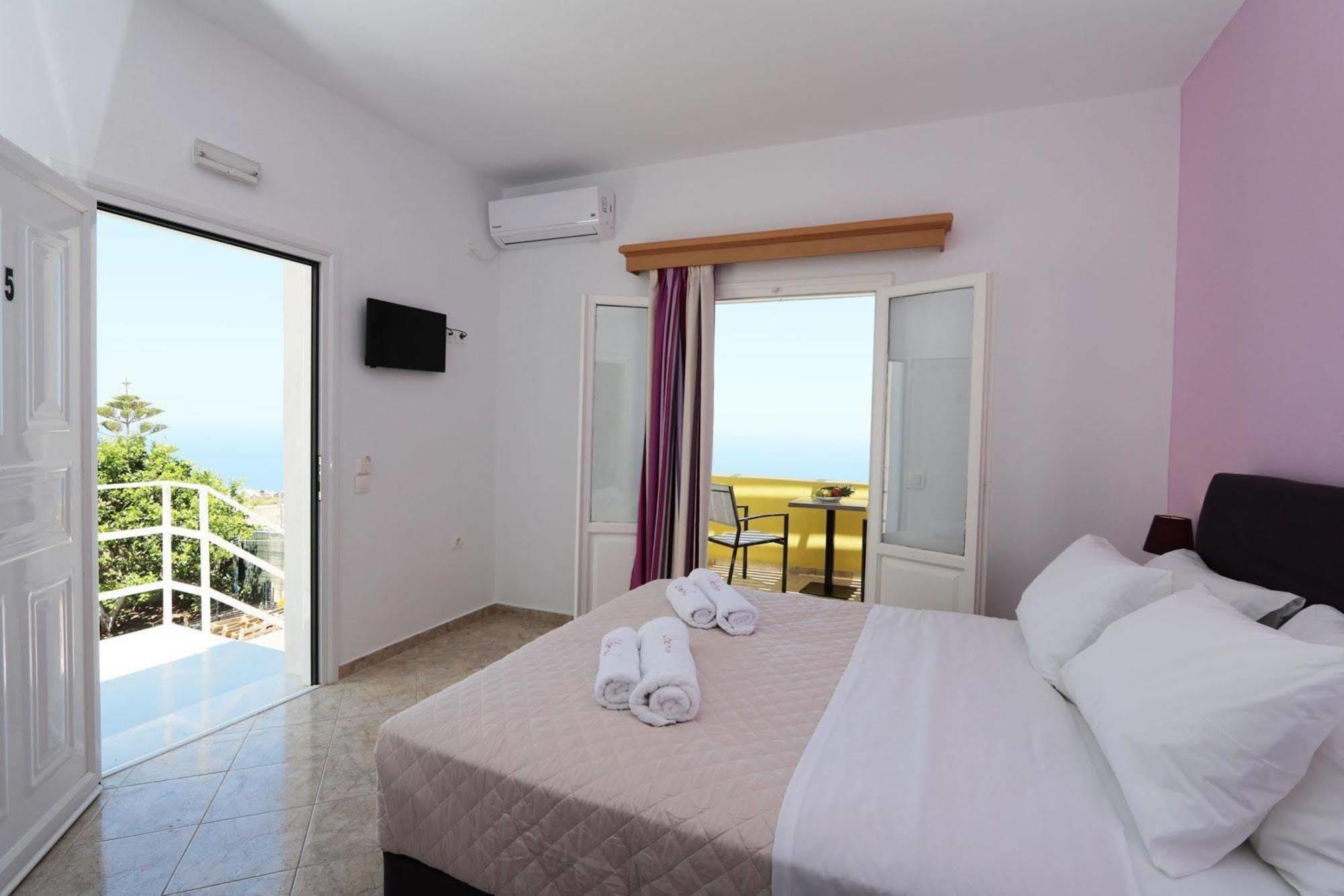 Libertad Guest house Imerovigli (Santorini)