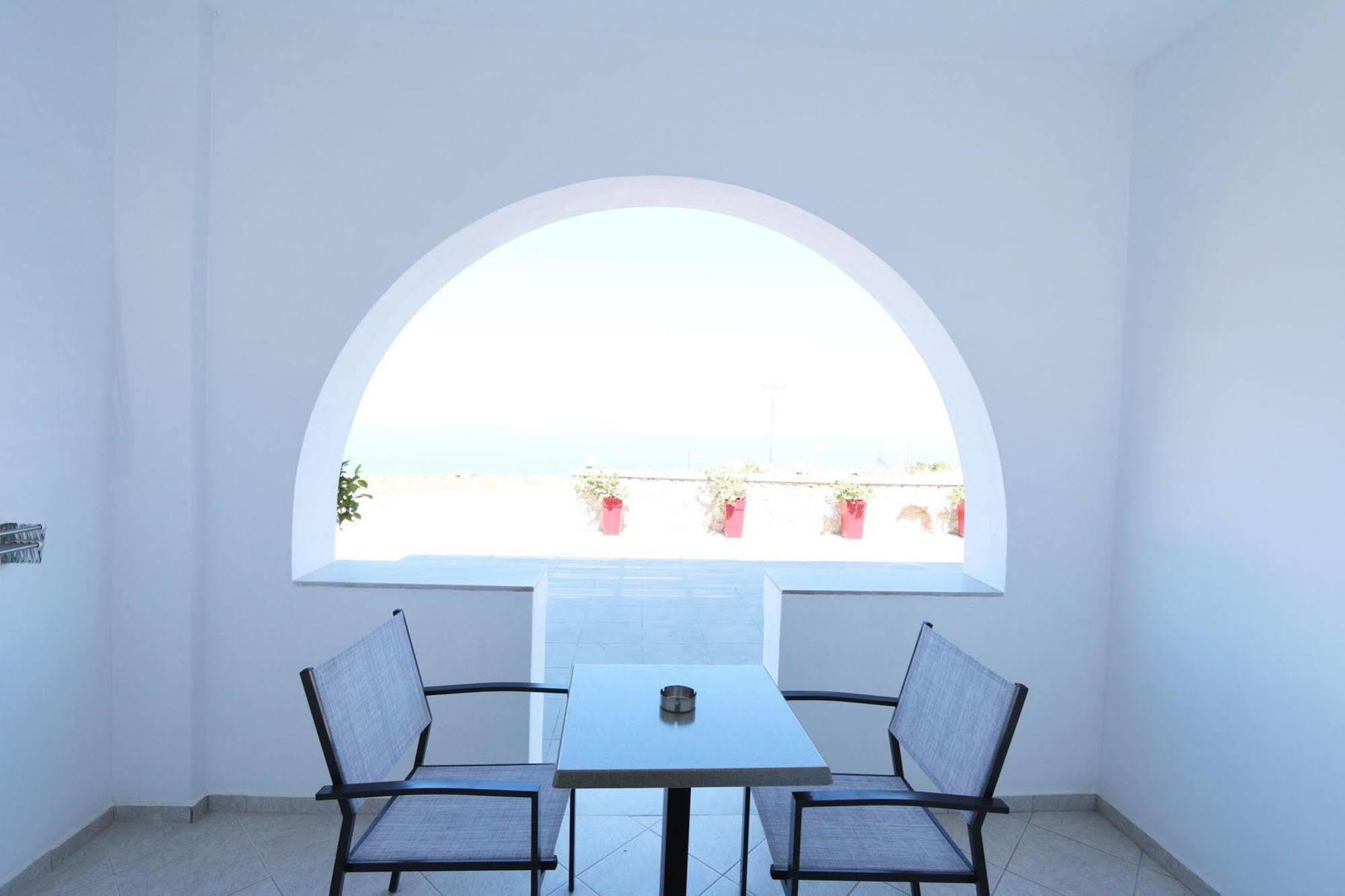 Libertad 4* Imerovigli (Santorini)