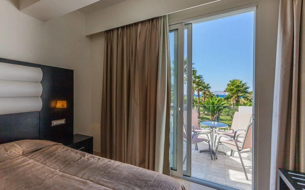 Cavo D' Oro Aparthotel 3*