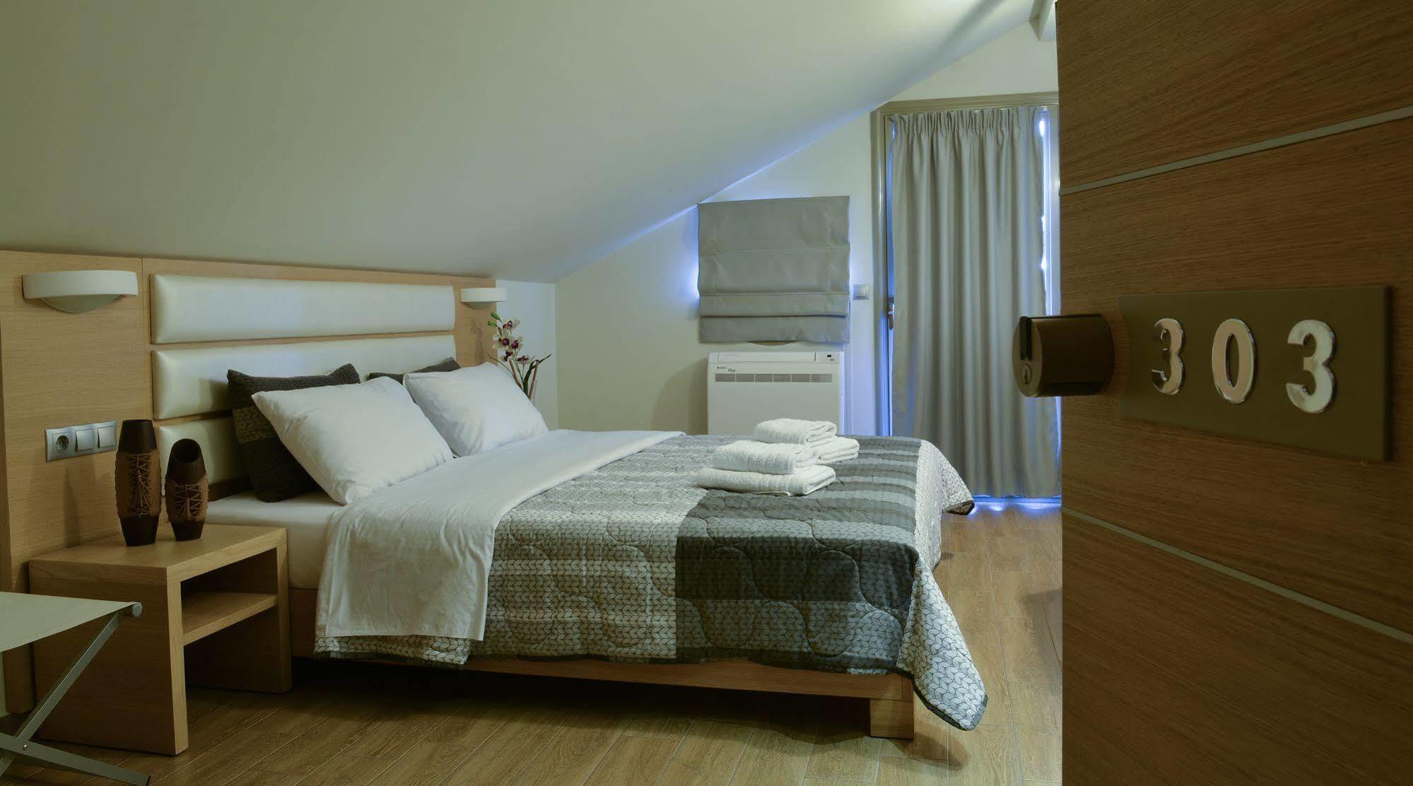 Hotel Epavlis *