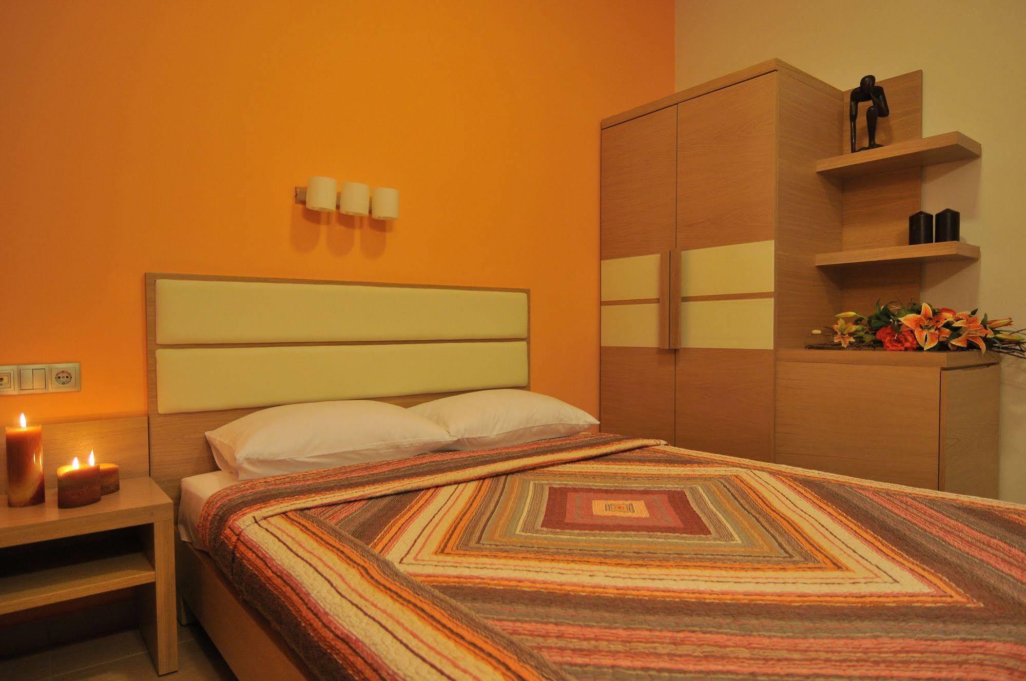 Epavlis Hotel *
