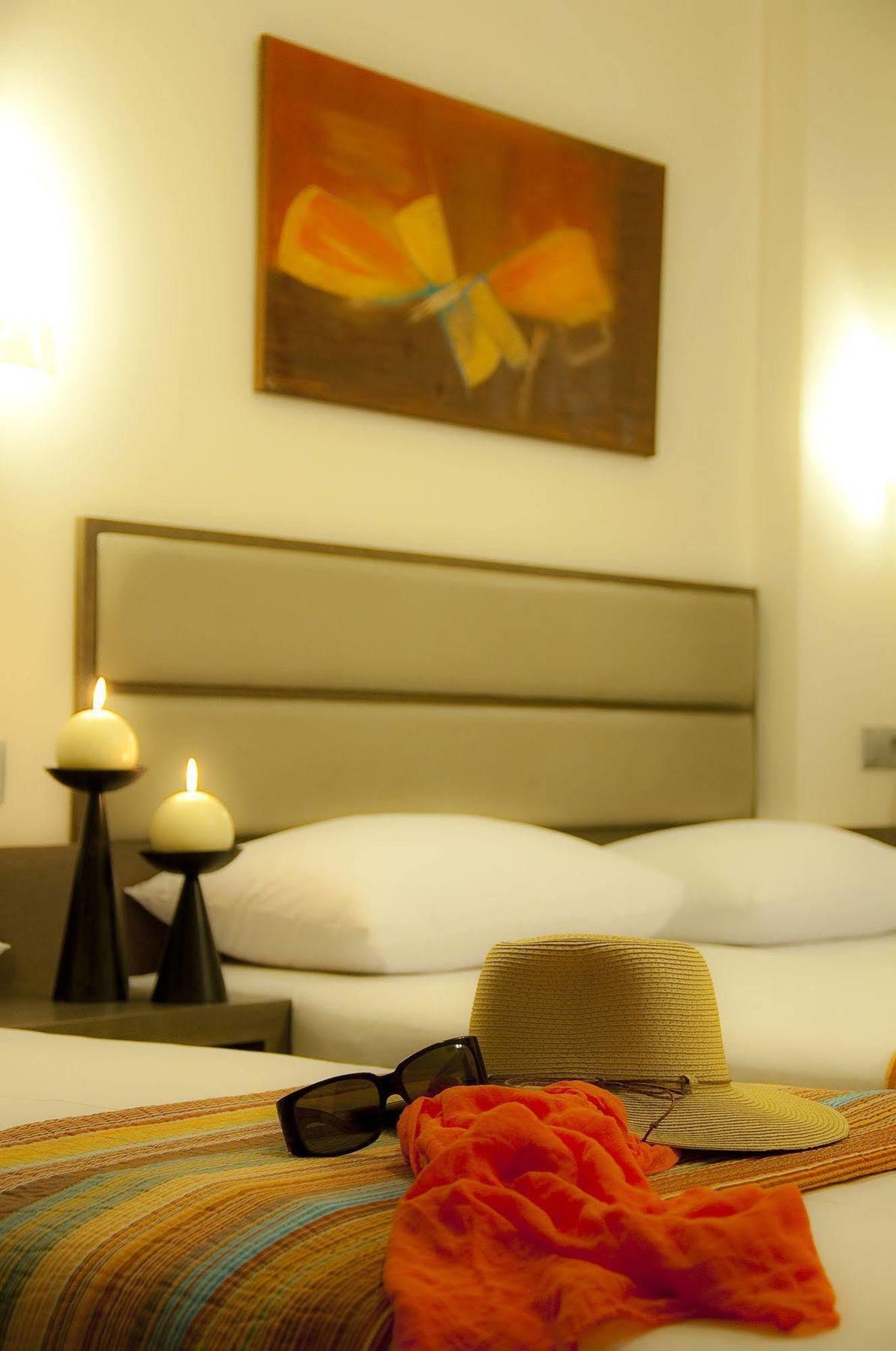 Epavlis Hotel *