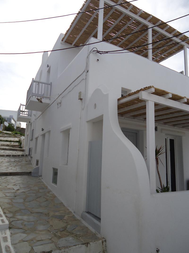 Madres Mykonos Town