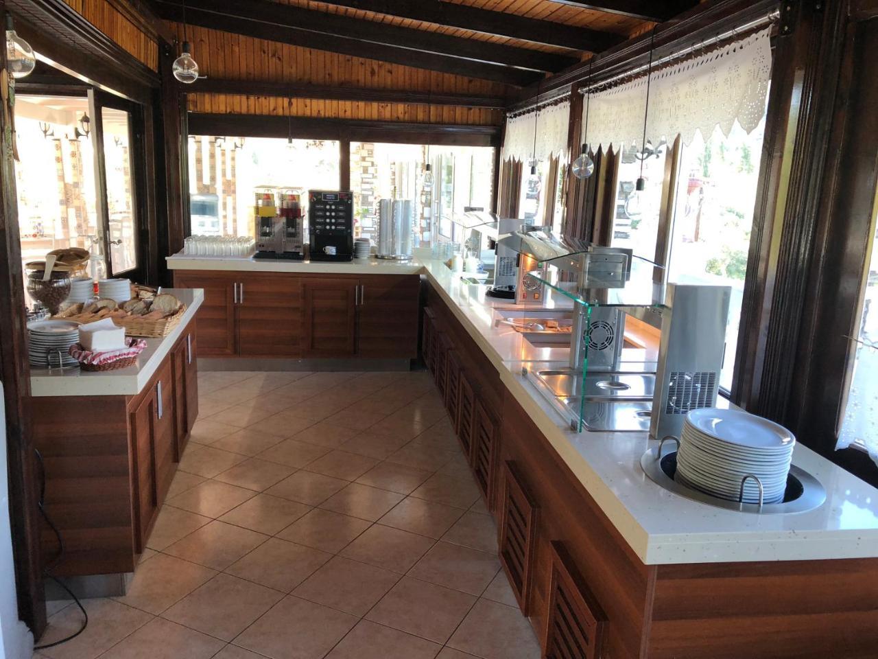 Diaporos Hotel
