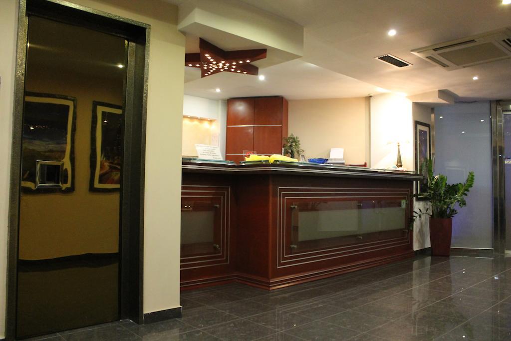 Carol Hotel Piraeus