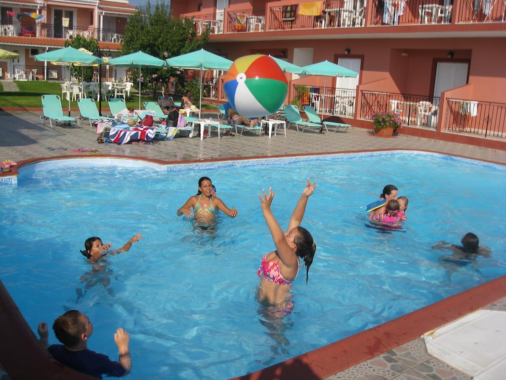 Paradise Aparthotel 2*