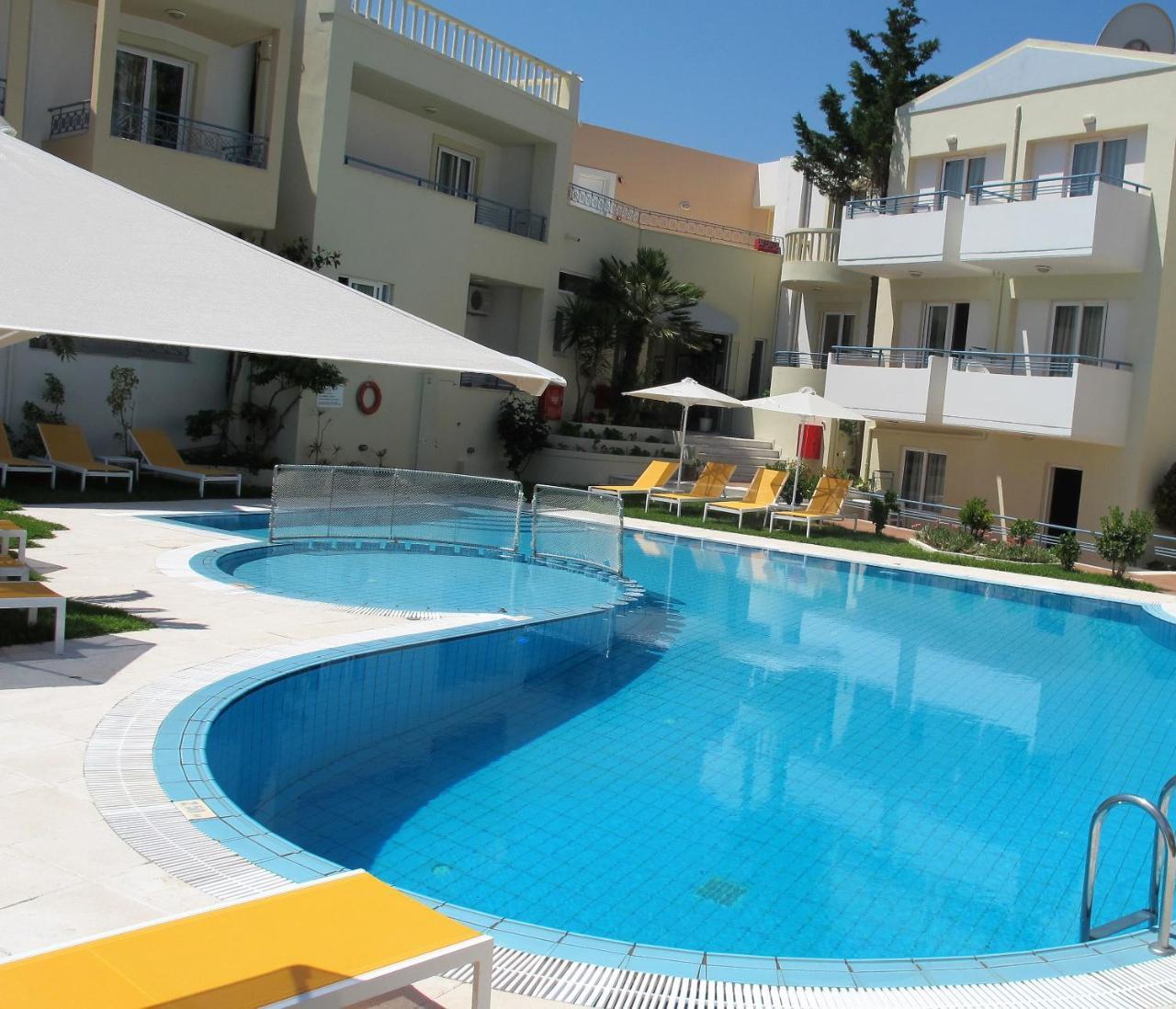 Aparthotel Melina *
