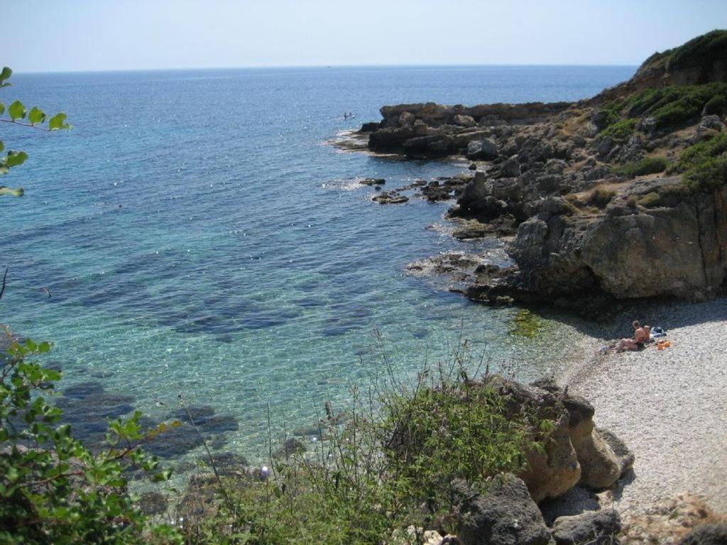 Sea View 2 *