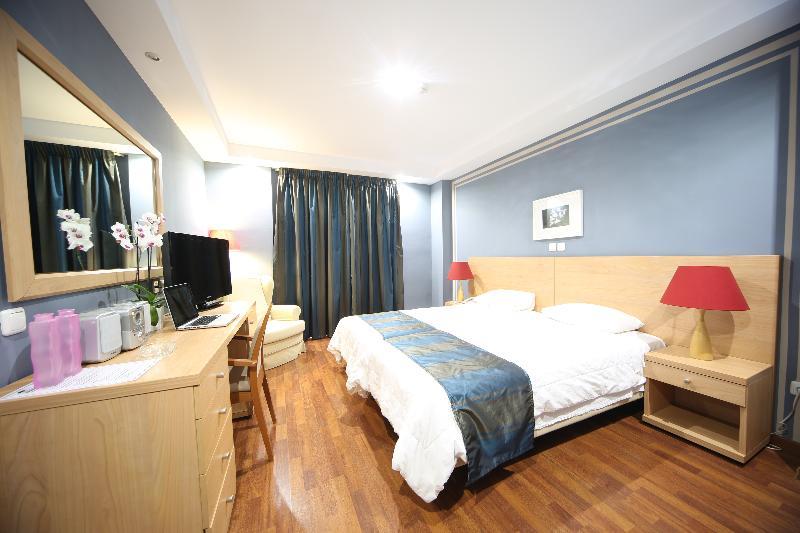 Hotel Athina Airport 3*