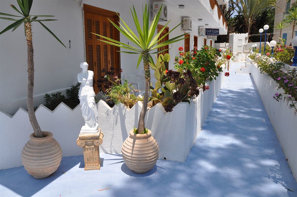 Milos Adamantas (Milos)
