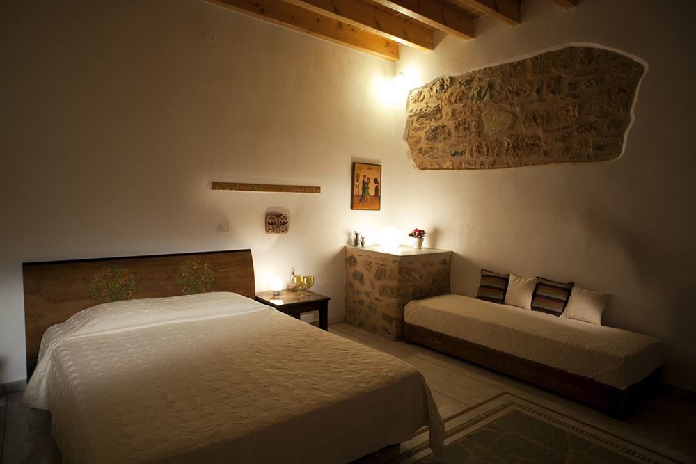 Theophano Art Guest house 3*
