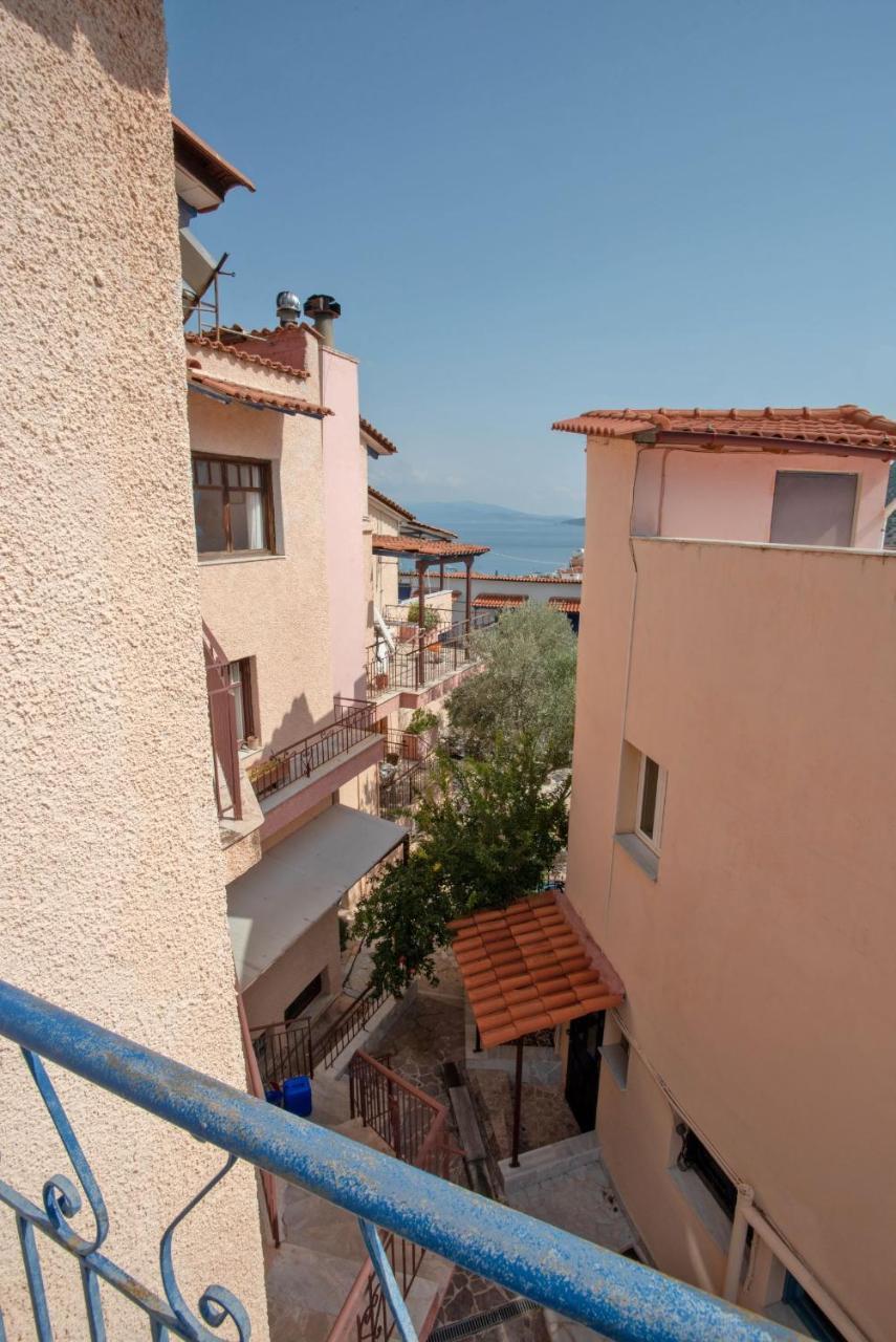 Kleoni Club Aparthotel 3*