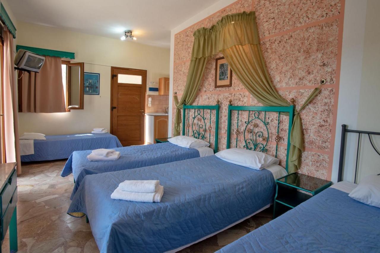 Kleoni Club Aparthotel 3*
