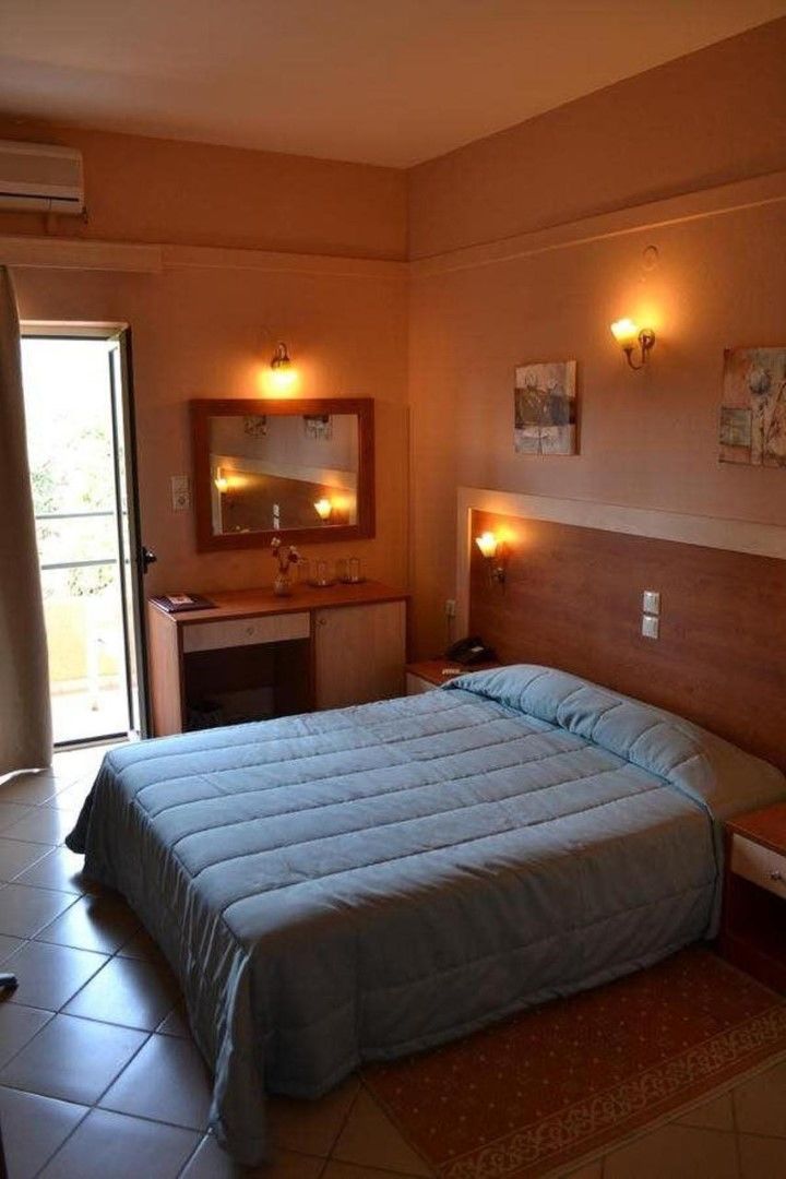 Erato 3*