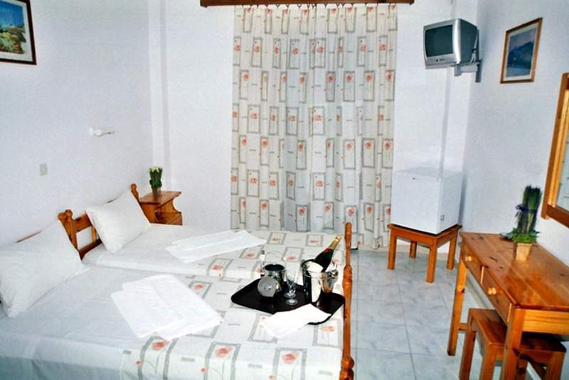 Prassino Nissi 2*