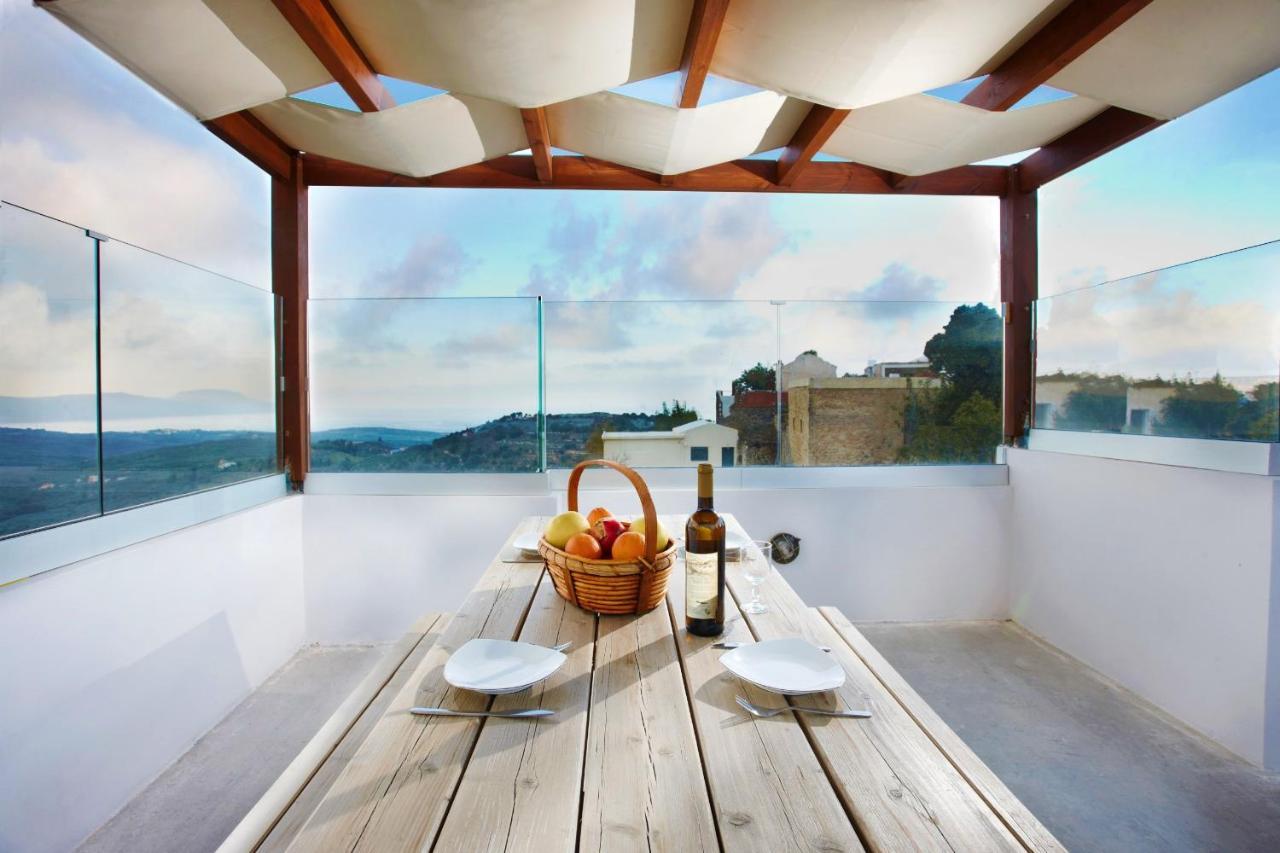 Villa Discrete Archontiki *