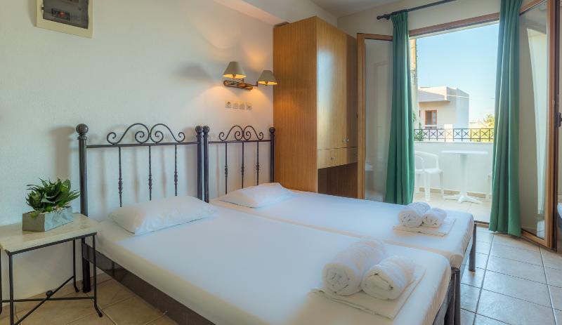 Newcastle By Estia Hotel 3*