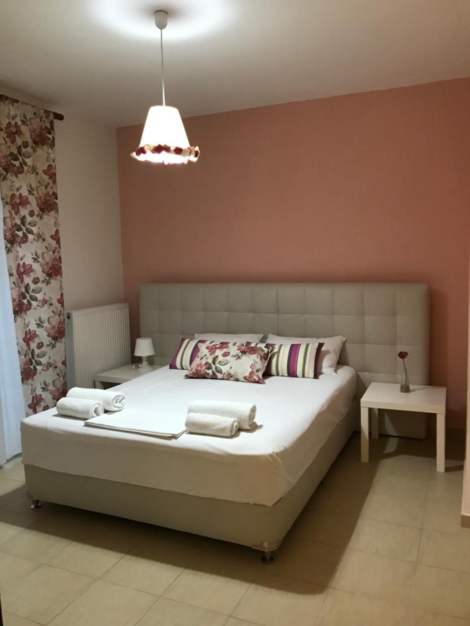 Orange House Apartment *