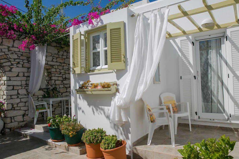 Leonardos * Naousa (Paros)