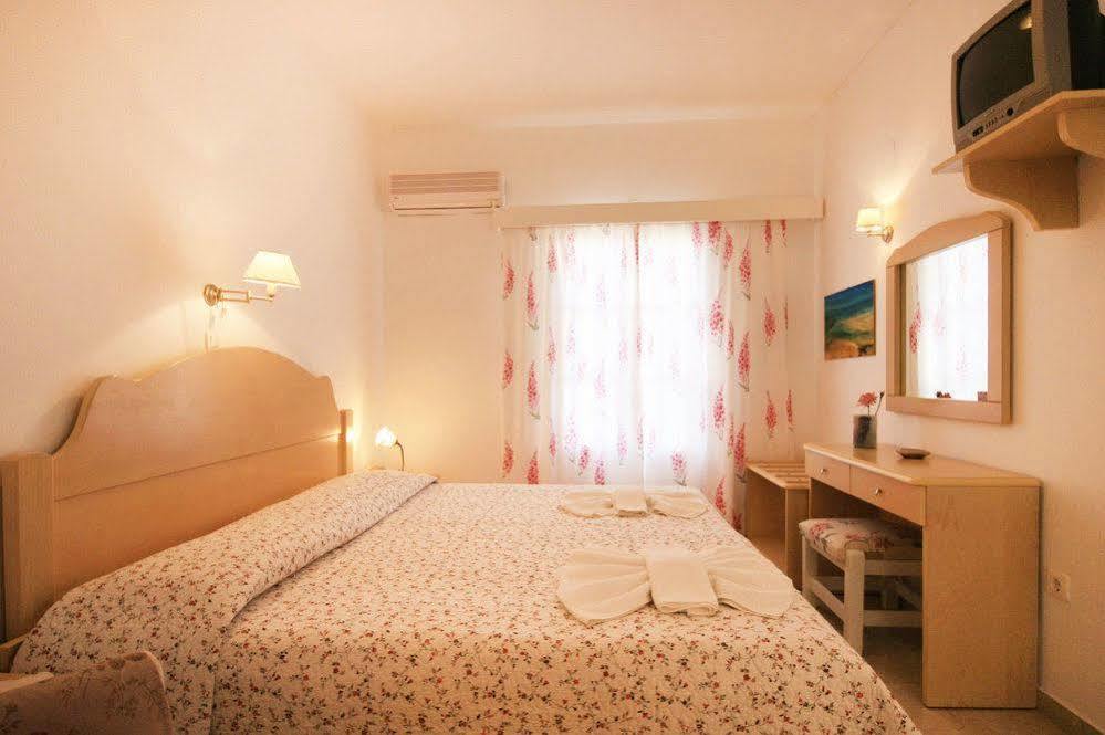 Leonardos Apartment Naousa (Paros)
