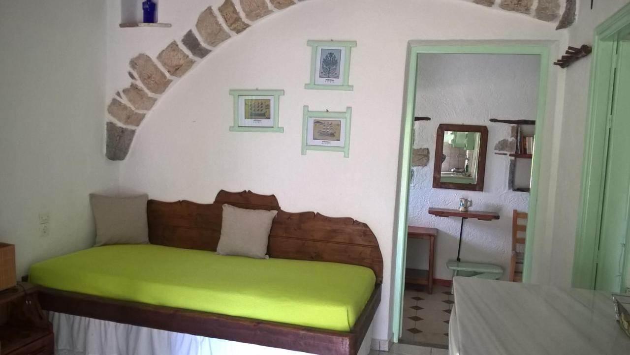 Guest house Patmos Mathios Studios- Sapsila