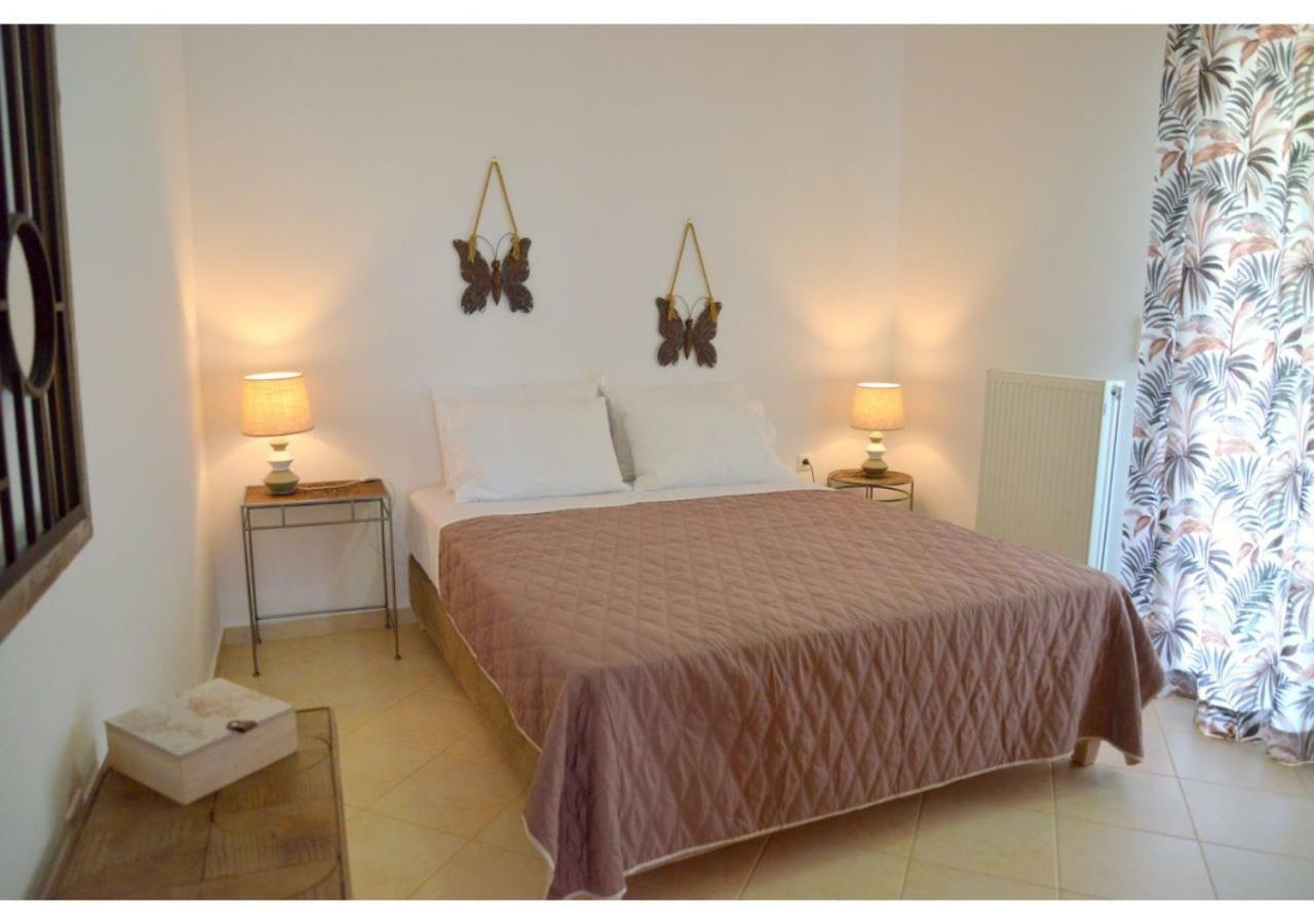 Christina's Sea View Adamas *