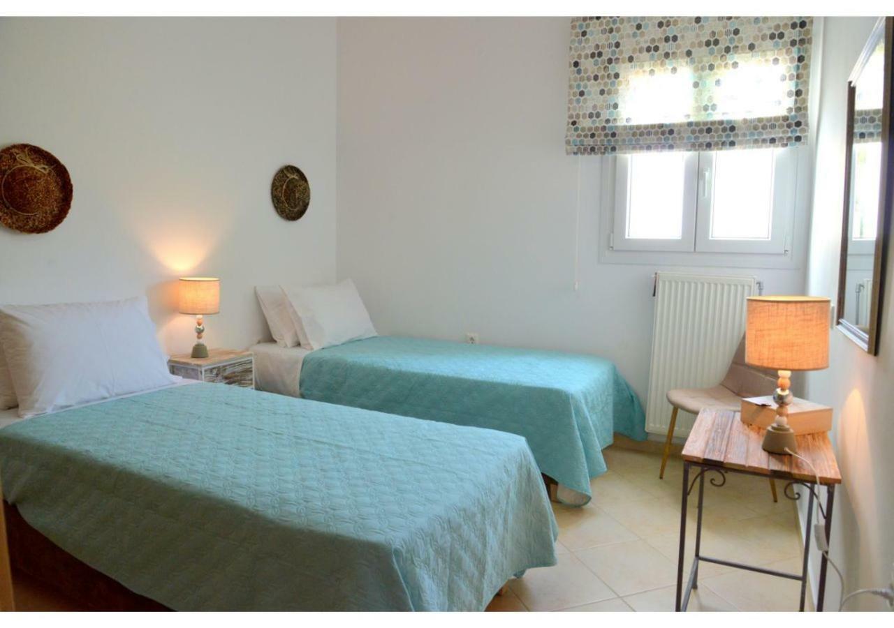 Christina's Sea View Adamas Holiday home *
