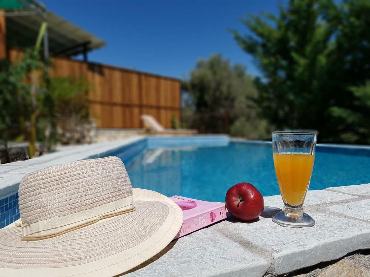 Villa Dimarion Villas *
