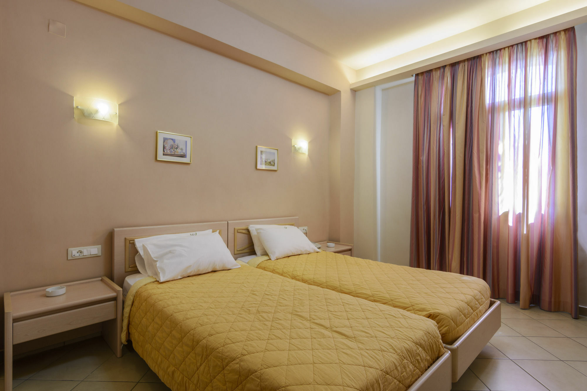 Grecian Castle Chios Hotel 4*