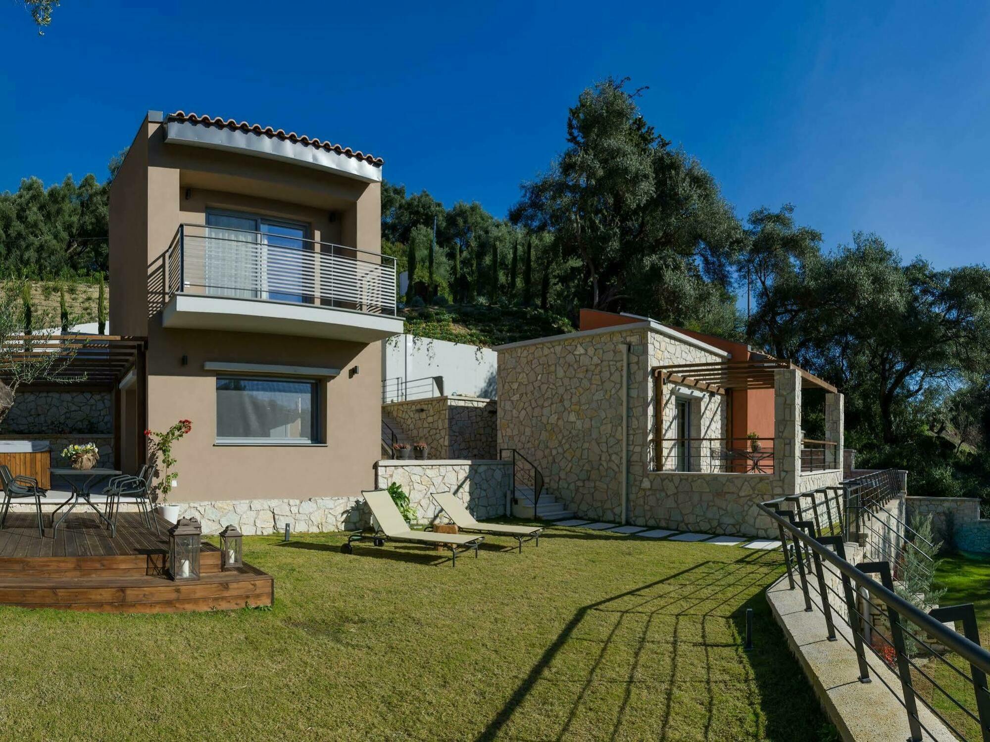 Topos Apartment *
