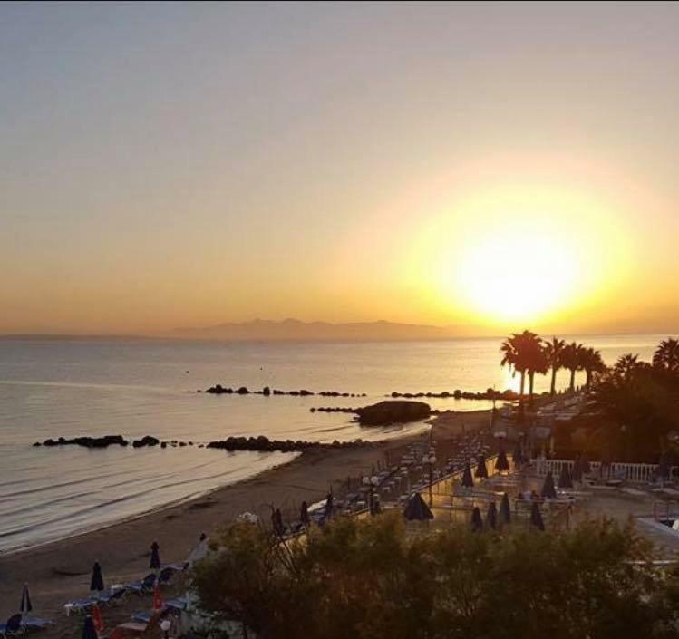 Roula Kotsonis Superior Aparthotel