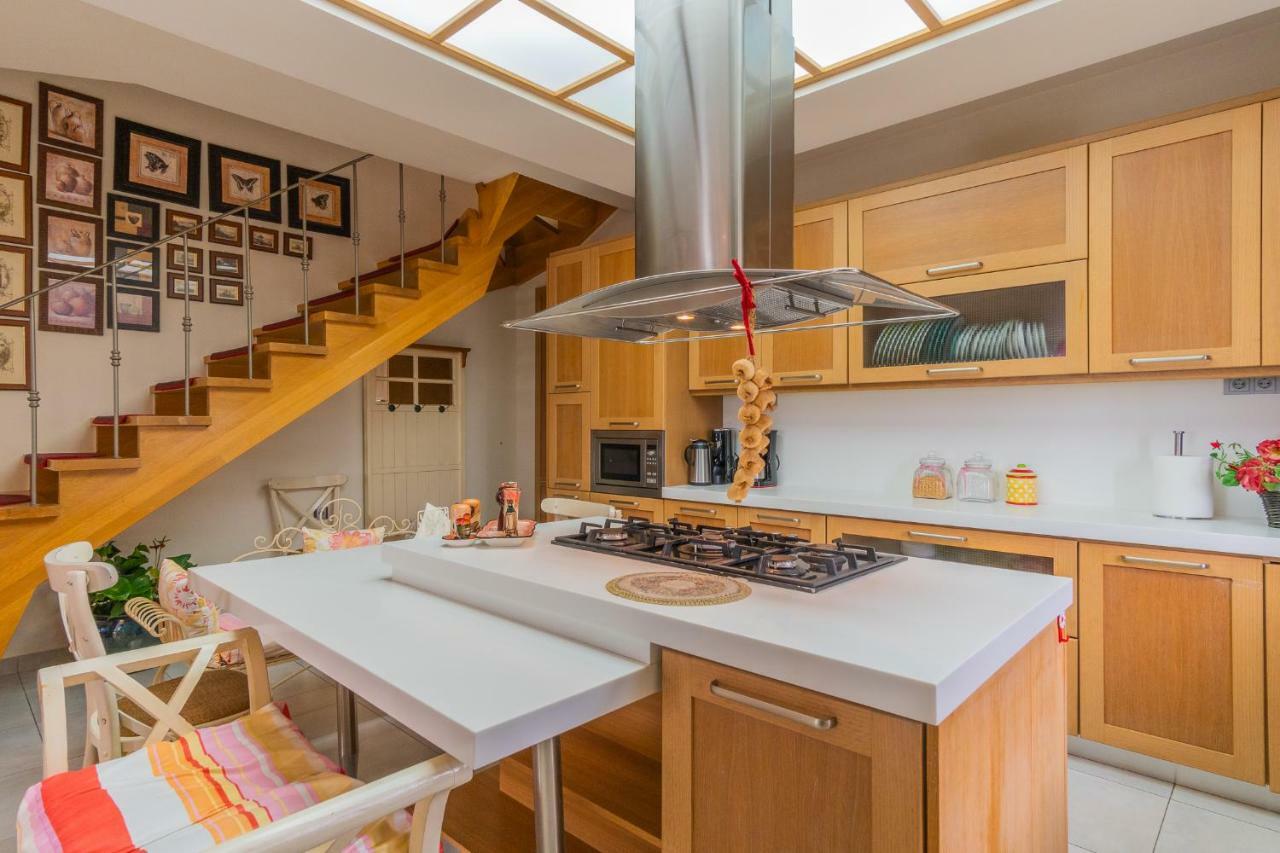 Family Ellis With Private Pool 200m To The Walking Distance To The Amenities Villa