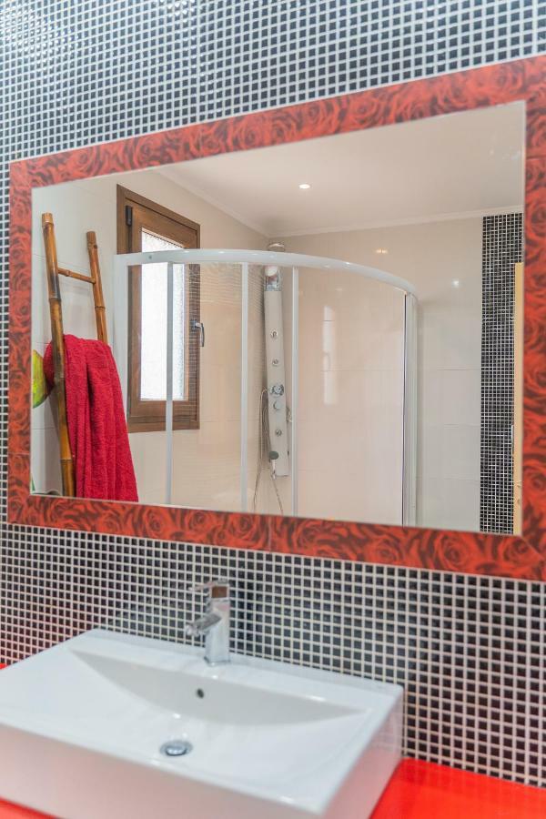 Villa Family Ellis With Private Pool 200m To The Walking Distance To The Amenities