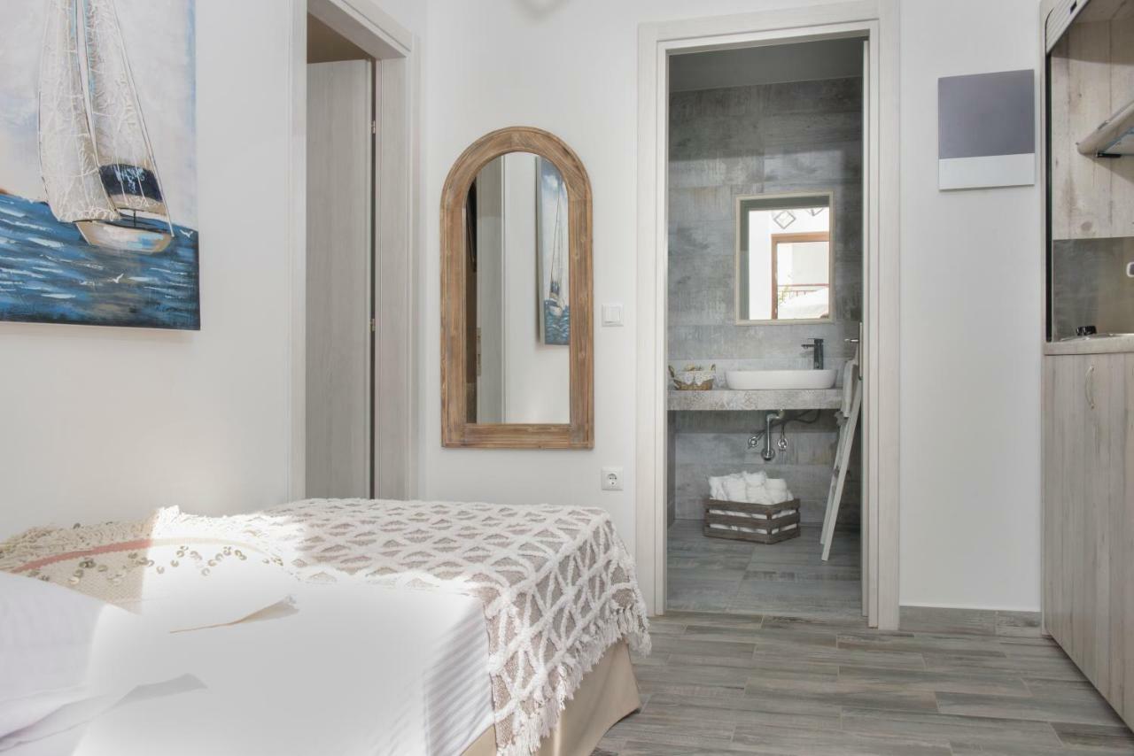 Meltemi Luxury * Nea Roda