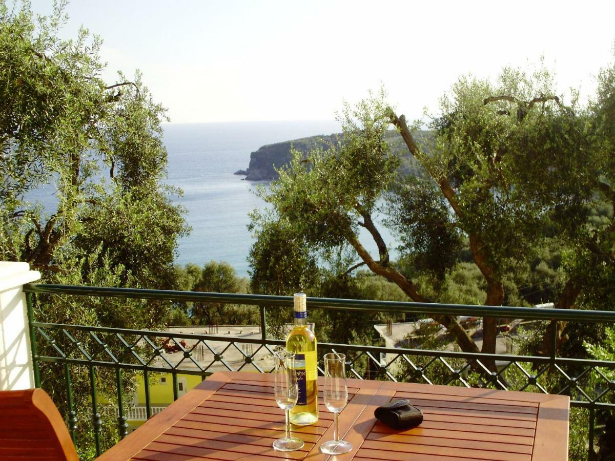Nikolaou Bros * Parga
